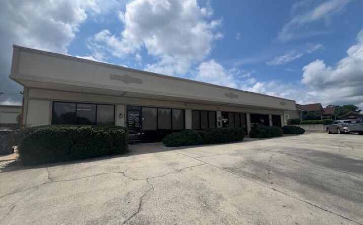 Pictures of Office property located at 1013 Fernwood Drive, Milledgeville, GA 31061 for sales - image #1