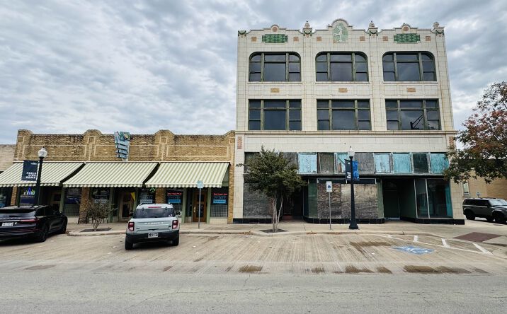 Pictures of Retail, Multifamily, Office, Hospitality, Mixed Use property located at 516 Center Ave, Brownwood, TX 76801 for sales - image #1