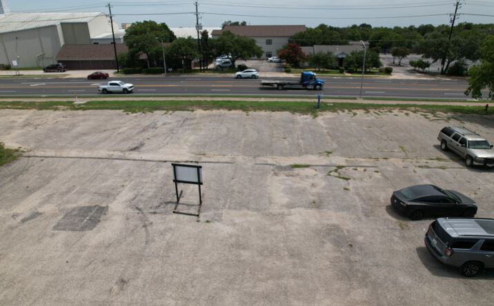 Pictures of Land property located at 203 W New Hope Dr, Cedar Park, TX 78613 for sales - image #1