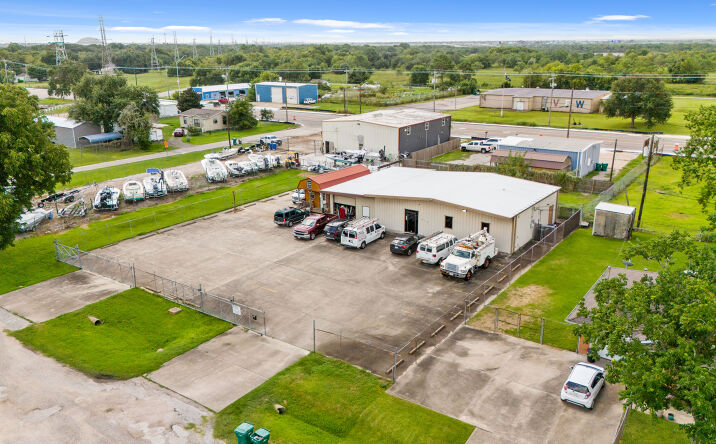 Pictures of Office property located at 915 Orange St, La Marque, TX 77568 for sales - image #1
