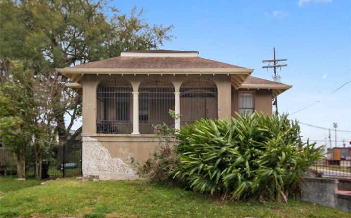 Pictures of Multifamily property located at 4001 Elba St, New Orleans, LA 70125 for sales - image #1