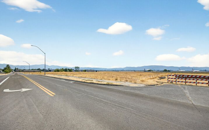 Pictures of Land property located at Lear Way, 901, Medford, OR 97504 for sales - image #1