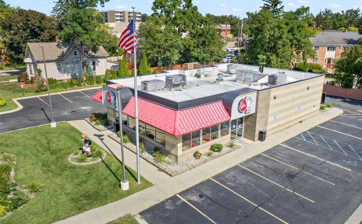 Pictures of Retail property located at 32704 Grand River Avenue, Farmington, MI 48336 for sales - image #1