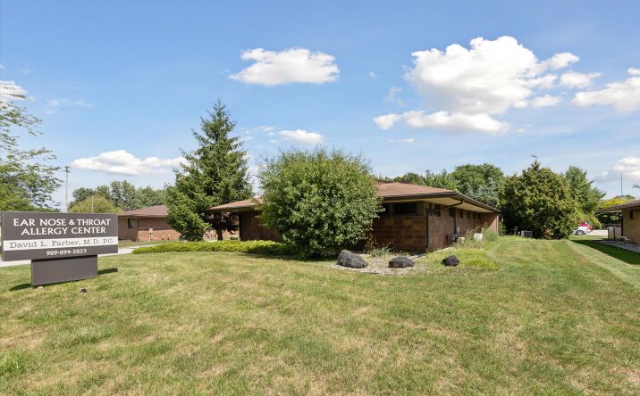 Pictures of Office property located at 1003 Mulholland St, Bay City, MI 48708 for sales - image #1