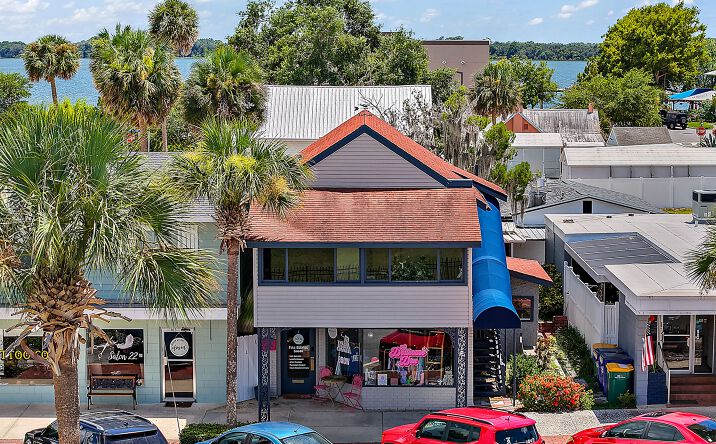 Pictures of Mixed Use, Retail property located at 107 W Main Street, Tavares, Tavares, FL 32778 for sales - image #1