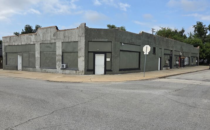 Pictures of Office, Retail property located at 2301 NW 12th St, Oklahoma City, OK 73107 for sales - image #1