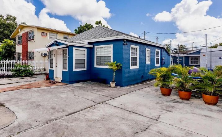 Pictures of Multifamily property located at 27 SW 55th Ave Rd, Miami, FL 33134 for sales - image #1
