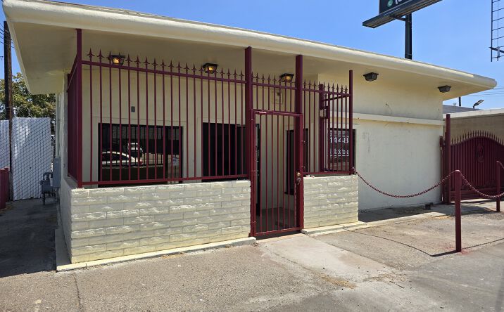 Pictures of Hospitality, Mixed Use, Office, Retail property located at 1448 N Blackstone Ave, Fresno, CA 93703 for sales - image #1