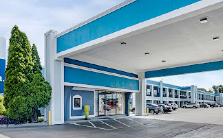Pictures of Hospitality property located at 900 S Jefferson Ave, Cookeville, TN 38501 for sales - image #1