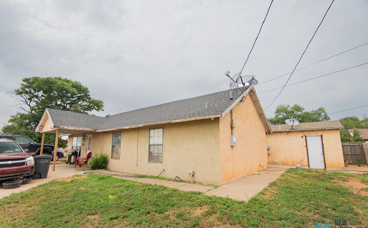 Pictures of Multifamily property located at 1020-1020 1/2 W 8th Street, Clovis, NM 88101 for sales - image #1