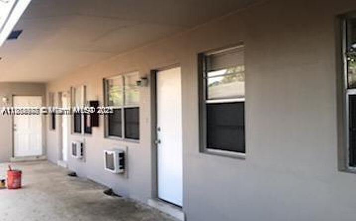 Pictures of Multifamily property located at 1204 NE 5th Ave, Fort Lauderdale, FL 33304 for sales - image #1