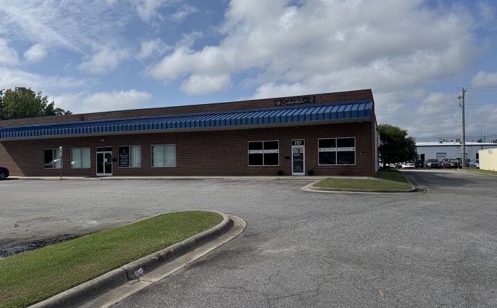 Pictures of Mixed Use, Office, Retail, Special Purpose property located at 2129 Lawrence Circle, Rocky Mount, NC 27804 for sales - image #1