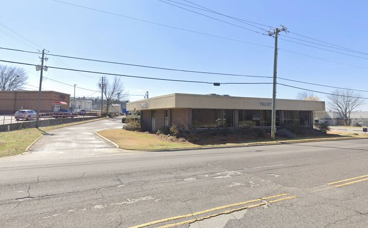 Pictures of Office, Retail property located at 629 Red Lane Road, Birmingham, AL 35215 for sales - image #1