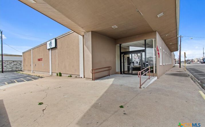 Pictures of Mixed Use, Office, Retail, Special Purpose property located at 420 E Avenue C, Killeen, TX 76541 for sales - image #1