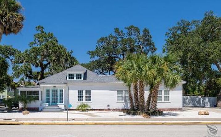 Pictures of Business for Sale, Mixed Use, Multifamily property located at 301 Live Oak Street, New Smyrna Beach, FL 32168 for sales - image #1
