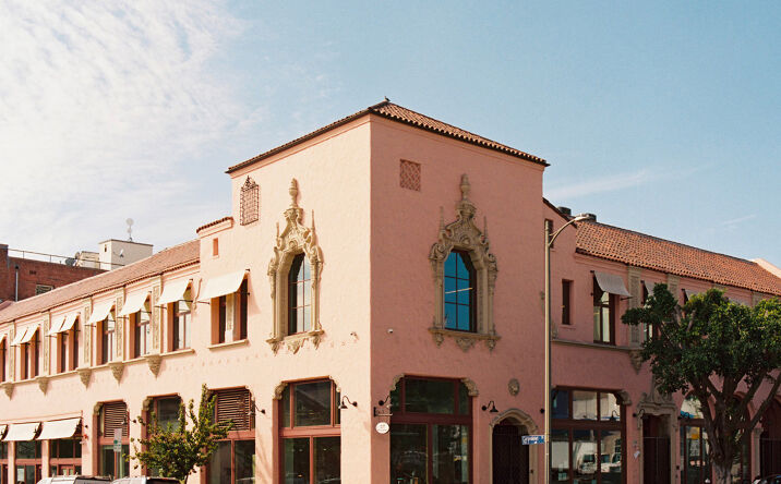 Pictures of Retail, Office, Mixed Use property located at 2500 W 7th St, Los Angeles, CA 90057 for sales - image #1