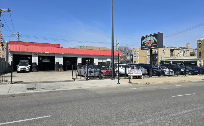 Pictures of Special Purpose property located at 5556 N Western Avenue, Chicago, IL 60625 for sales - image #1
