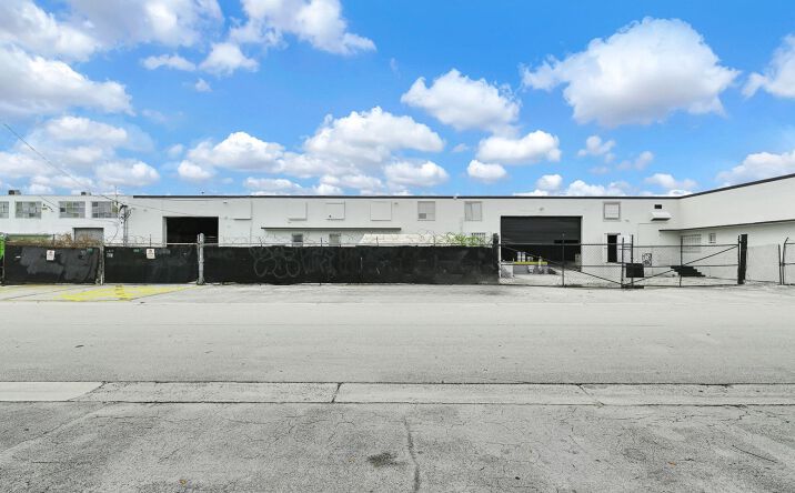 Pictures of Industrial property located at 286 NE 67th St, Miami, FL 33138 for sales - image #1
