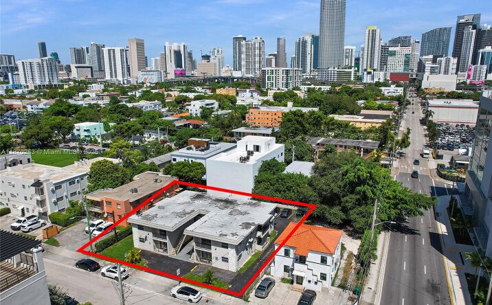 image of property at 635 SW 7TH CT Miami FL 33130-2623