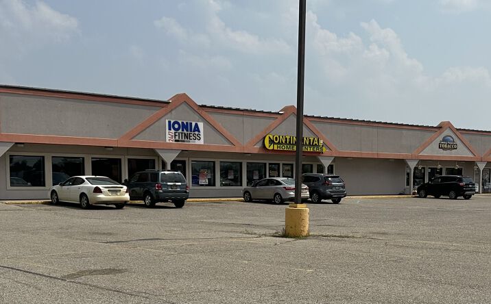 Pictures of Retail property located at 2991 S State Rd, Ionia, MI 48846 for sales - image #1