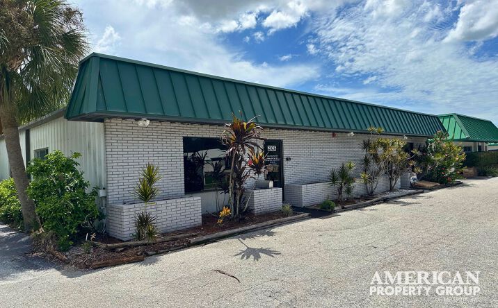 Pictures of Office, Retail property located at 2924 Hyde Park St, Sarasota, FL 34239 for sales - image #1