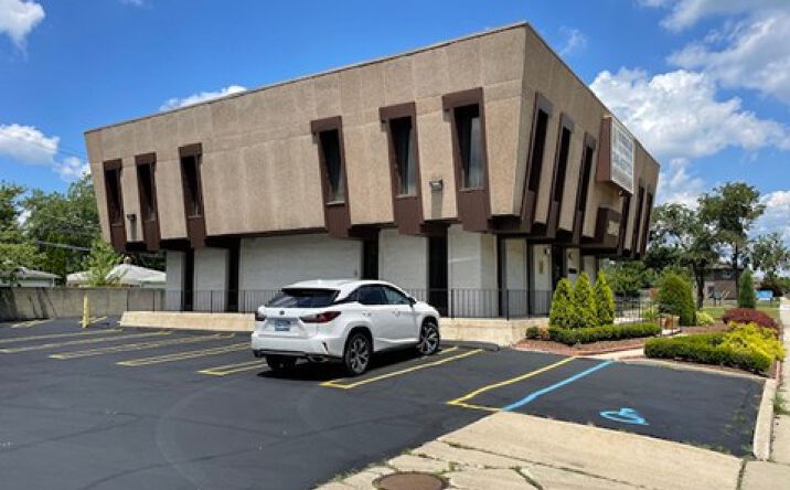 Pictures of Office property located at 28145 Greenfield Rd, Southfield, MI 48076 for sales - image #1