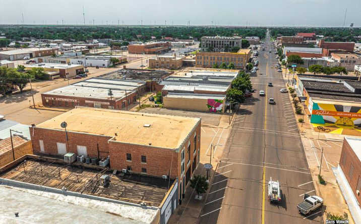 Pictures of Office property located at 1423 & 1501 Main Street, Vernon, TX 76384 for sales - image #1