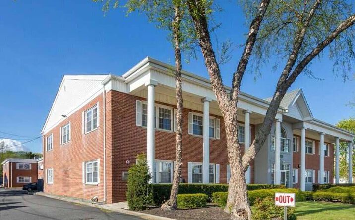 Pictures of Office property located at 475 E. Main Street, Patchogue, NY 11772 for sales - image #1