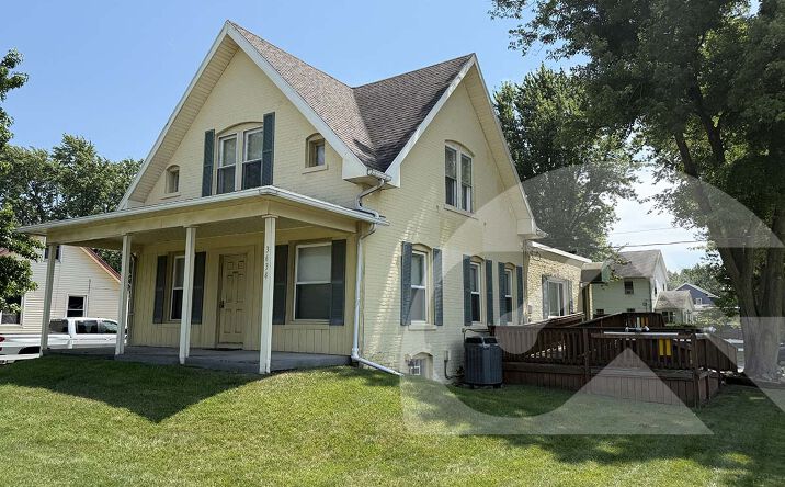 Pictures of Office property located at 3634 Navarre Ave, Oregon, OH 43616 for sales - image #1