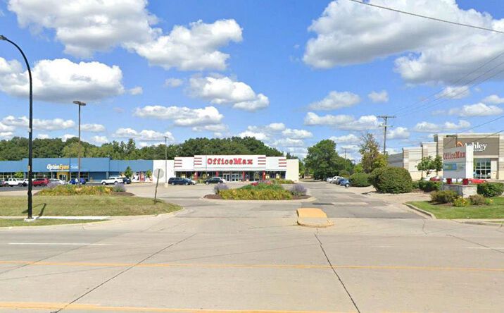 Pictures of Retail property located at 35150 Central City Pkwy, Westland, MI 48185 for sales - image #1