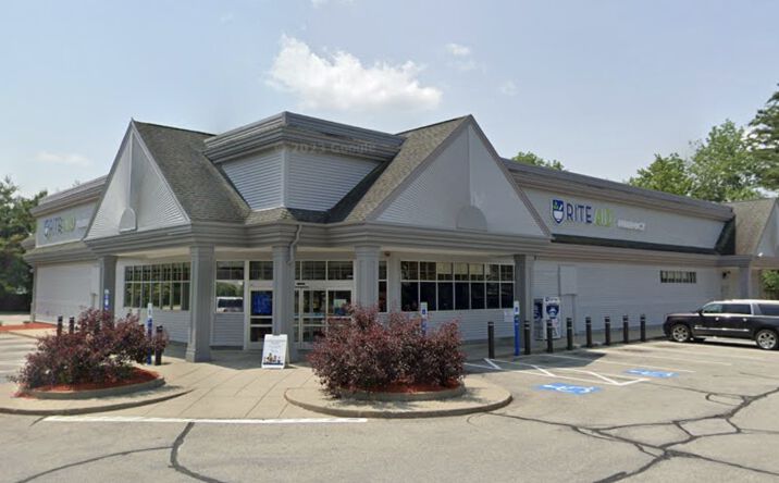 Pictures of Office, Retail property located at 341 High St, Somersworth, NH 03878 for sales - image #1