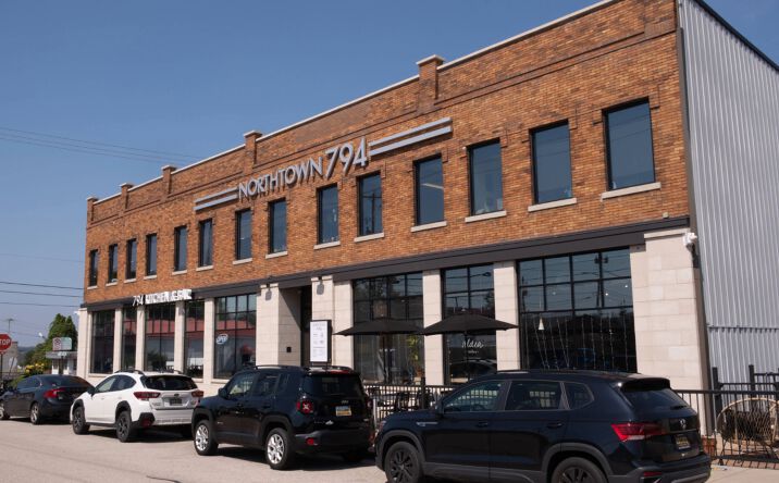 Pictures of Retail, Office, Mixed Use property located at 794 Pine St, Muskegon, MI 49442 for sales - image #1