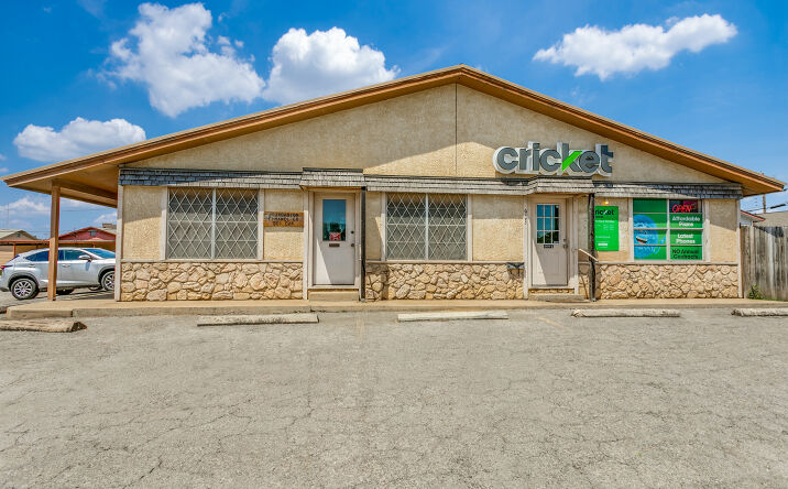 Pictures of Mixed Use property located at 901 Oak St, Jourdanton, TX 78026 for sales - image #1