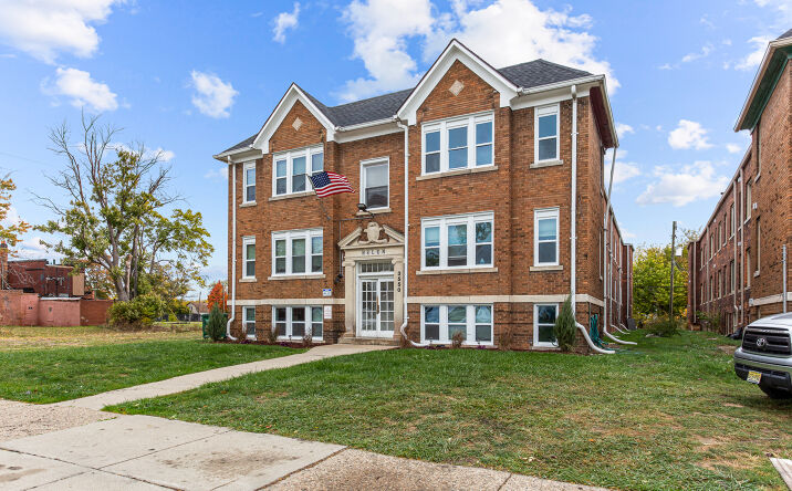 Pictures of Multifamily property located at 3550 Montclair St, Detroit, MI 48214 for sales - image #1