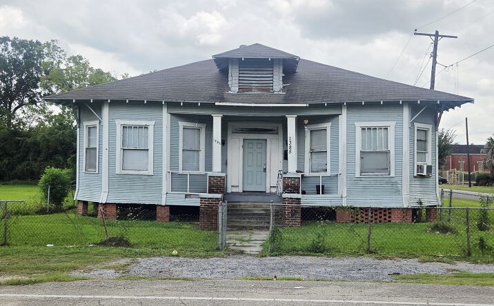 Pictures of Multifamily property located at 1385 Long St, Beaumont, TX 77701, 980 Oakland, Beaumont, TX 77701, 982 Oakland, Beaumont, TX 77701 for sales - image #1