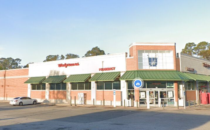 Pictures of Retail property located at 613 Northside Dr E, Statesboro, GA 30458 for sales - image #1