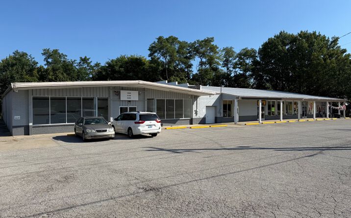 Pictures of Retail property located at 1818 Petersburg Rd, Hebron, KY 41048 for sales - image #1