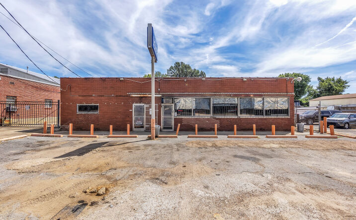 Pictures of Retail, Business for Sale property located at 2090 Elvis Presley Blvd, Memphis, TN 38106 for sales - image #1