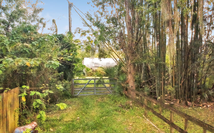Pictures of Land property located at 200 W English St, Plant City, FL 33563 for sales - image #1