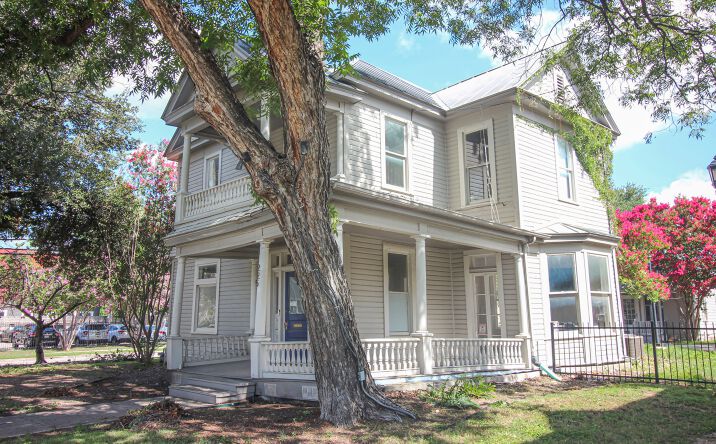Pictures of Office property located at 225 W Poplar St, San Antonio, TX 78212 for sales - image #1