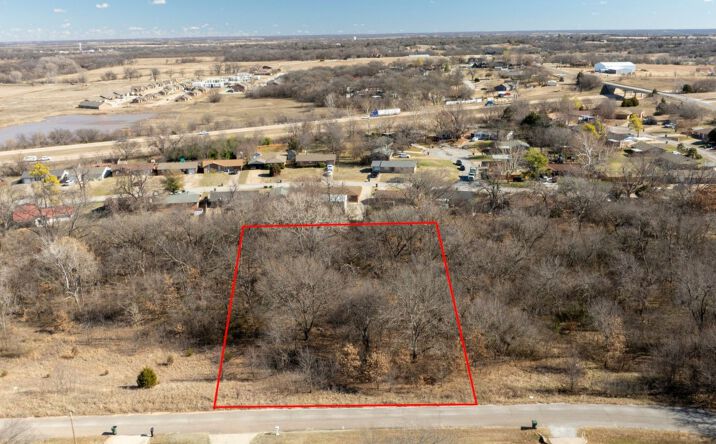 Pictures of Land property located at 826 S Dogwood Drive, Pauls Valley, OK 73075 for sales - image #1
