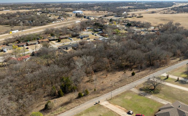 Pictures of Land property located at 816 S Dogwood Dr, Pauls Valley, OK 73075 for sales - image #1