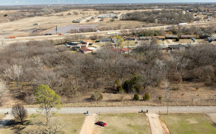 Pictures of Land property located at 812 S Dogwood Dr, Pauls Valley, OK 73075 for sales - image #1