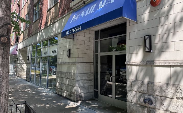 Pictures of Retail property located at 865 N. Larrabee St, Chicago, IL 60610 for sales - image #1