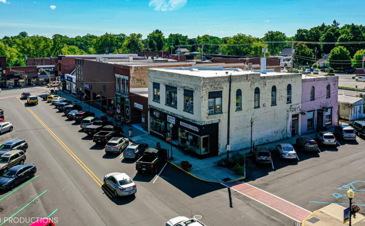 Pictures of Office, Retail, Mixed Use property located at 119 Broadway Avenue, Chesterton, IN 46304 for sales - image #1