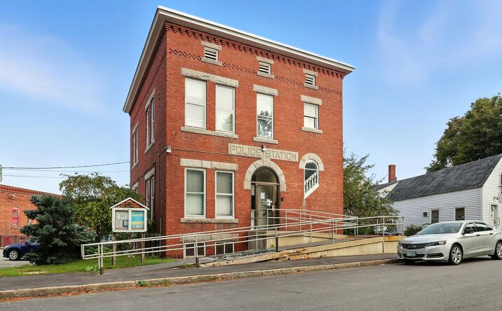 Pictures of Retail, Office property located at 3 Merrimack St, Concord, NH 03303 for sales - image #1