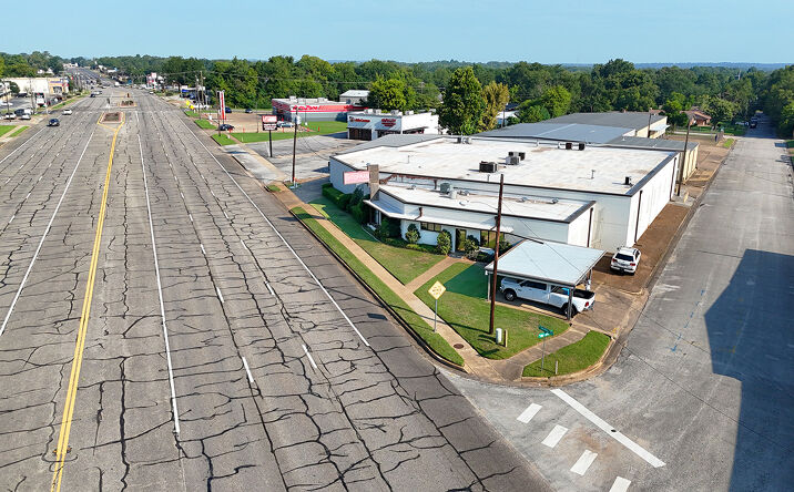 Pictures of Industrial property located at 1905 W Gentry Pkwy, Tyler, TX 75702 for sales - image #1