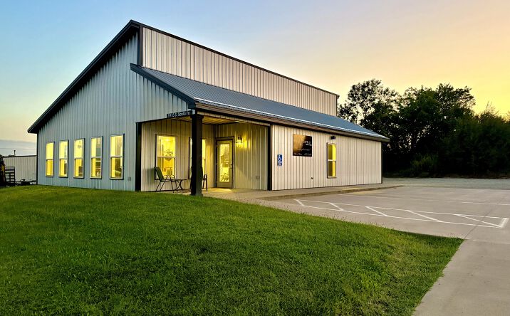 Pictures of Office, Retail property located at 1915 S Santa Fe Ave, Chanute, KS 66720 for sales - image #1