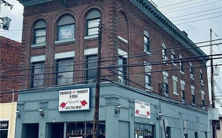 Pictures of Retail, Multifamily, Mixed Use property located at 471 Lincoln Ave, Bellevue, PA 15202 for sales - image #1