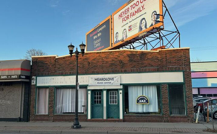 Pictures of Retail property located at 1679 University Ave W, Saint Paul, MN 55104 for sales - image #1